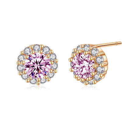 Vue latérale des boucles d'oreilles en or rose mettant en valeur les pierres en zirconium cubique roses et blanches.