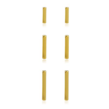 Conjunto de Pendientes de Barra Mini de Oro en 3 Tamaños Diferentes - Un conjunto de tres pendientes de barra mini de oro en tamaños pequeño, mediano y grande, exhibidos sobre un fondo blanco.