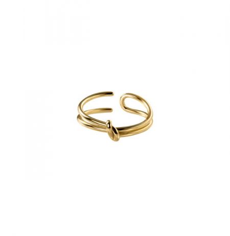 Bague en nœud plaquée or en argent sterling 925. - Gros plan de la bague en nœud plaquée or en argent sterling 925, mettant en valeur son design complexe à double bande et sa finition dorée polie.