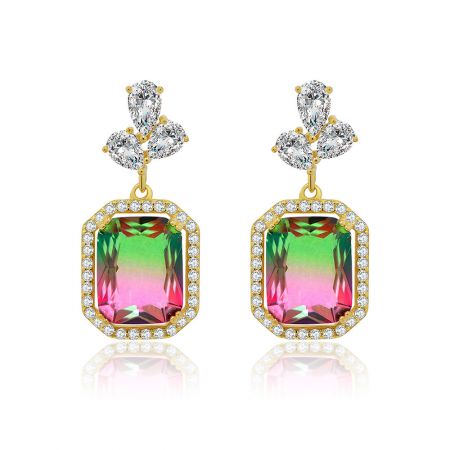 Pendientes perforados de cristal Swarovski Magic Rainbow. - Un par de pendientes de cristal Swarovski Magic Rainbow con chapado en oro y piedras preciosas vibrantes y coloridas en un engaste de plata esterlina.