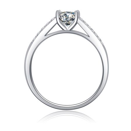 Nahaufnahme des rhodiumbeschichteten Sterlingsilber-Vintage-Rings, der den brillanten Zirkonia hervorhebt.