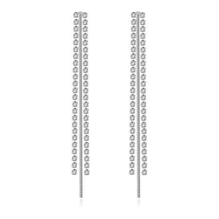 Pendientes de clip en forma de candelabro de cadena - Un par de pendientes de clip en forma de candelabro de cadena con un diseño largo y lineal, que presenta piedras de zirconia cúbica transparentes en un engaste de rodio pulido.