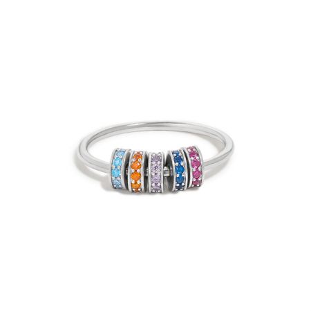 Set di 5 anelli in argento sterling 925 con perline di zirconia rotanti multicolore - Un primo piano dell'anello in argento sterling 925 con una fila di perle di zirconia rotante vibranti e multicolori, che mostra il suo design unico.