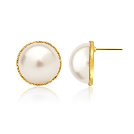 Detailed close-up of the imitation pearl stud earring showcasing the quality of the gold setting.