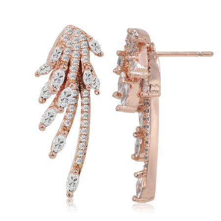Profilo laterale degli orecchini a marquise, che mostra la montatura a forma di artiglio che tiene le pietre in zirconia cubica.