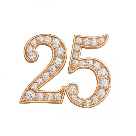 Elegante broche con el número 25 en oro rosa, ideal para un 25º aniversario de boda o de empresa.