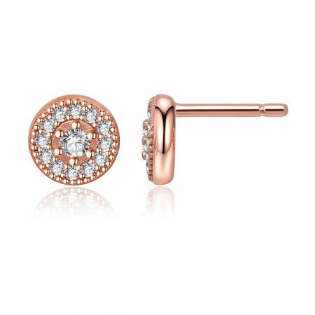 Un profil latéral de la boucle d'oreille en or rose, mettant en valeur ses brillants gemmes claires et sa finition polie.