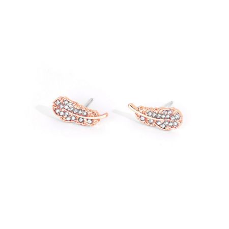 Pendientes de oro rosa en forma de hoja con piedras preciosas blancas, añadiendo un toque de elegancia inspirada en la naturaleza.