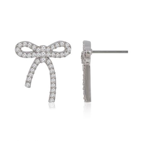 Vue latérale des boucles d'oreilles en forme de nœud papillon en argent avec des zirconias cubiques étincelants.