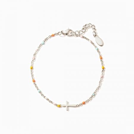 925 Sterling Zilveren Levendige Kralen Kruisarmband - Een 925 sterling zilveren kruisarmband versierd met levendige, kleurrijke kralen, weergegeven op een schone witte achtergrond.
