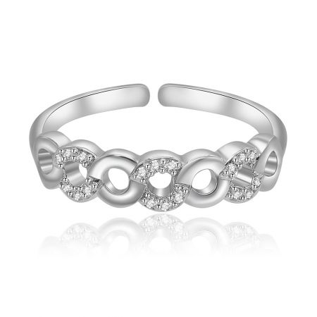 Twinkle witte CZ schakelring - Een gedetailleerd overzicht van de Twinkle White CZ-schakelring, waarbij de gerhodineerde koperen band wordt benadrukt met een onderling verbonden schakelontwerp versierd met schitterende witte zirkoniastenen.