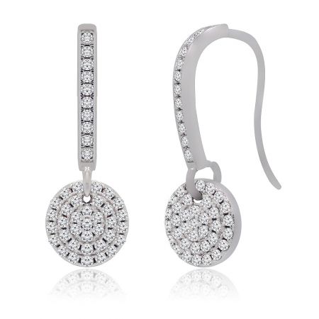 Une vue détaillée du design moderne des boucles d'oreilles pendantes en disque rond, montrant les profils avant et latéral des pendentifs circulaires étincelants.