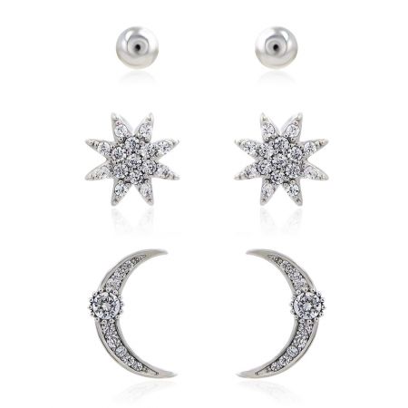 3 Pares de Pendientes de Stud de Luna Estelar con Circonitas Cúbicas - Un conjunto de tres pares de pendientes de studs de luna estelar con circonitas cúbicas, que incluyen formas de bola de plata, luna creciente y estrella.