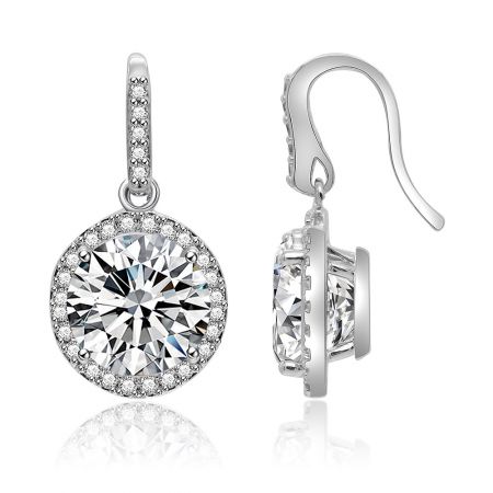 Perfil frontal y lateral de los pendientes colgantes dobles redondos, destacando el diseño intrincado y las piedras de zirconia cúbica brillantes.