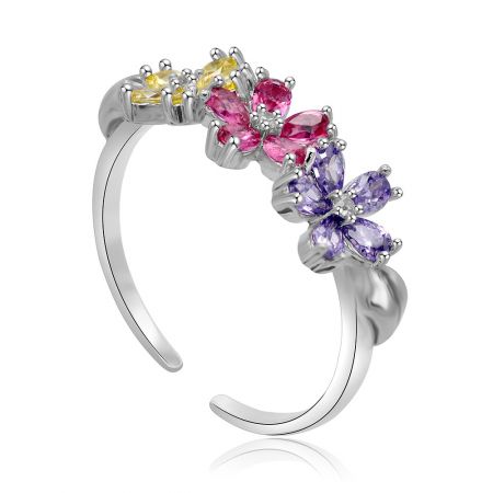 Draufsicht auf den verstellbaren dreifarbigen CZ-Blumenring mit offenem Design und der Anordnung bunter Edelsteine.