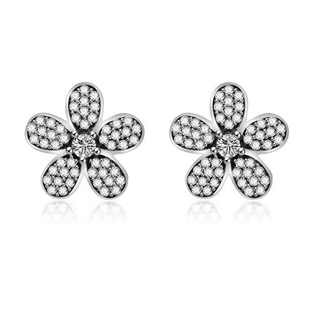 Antieke Bloem Stud Oorbellen - Een gedetailleerde studio-opname van Antieke Bloem Stud Oorbellen, die het 925 sterling zilveren bloemontwerp met briljante witte cubic zirconia centra toont.