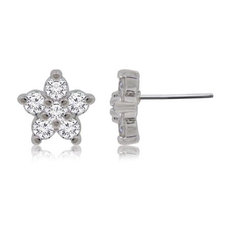 Scatto ravvicinato che evidenzia le brillanti pietre in zirconia cubica sugli orecchini a bottone Shinning Star.