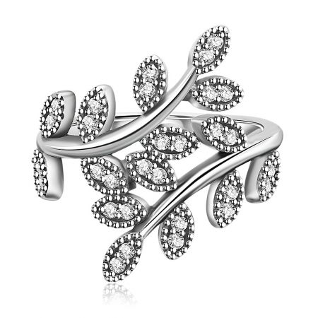 Ein schimmerndes Armband aus 925er Sterlingsilber im Blattdesign mit klaren Zirkonia, Teil der Kollektion Shimmering Leaves.