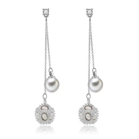 Pendientes colgantes de perlas de candelabro. - Elegantes pendientes de perlas de candelabro colgantes con un colgante de cristal y piedras blancas, estilo BEQ07-R-ZP-00580.