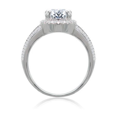 Vue latérale détaillée de la Bague Amour Lumineux, mettant en valeur le zircon cubique central et le bandeau incrusté.