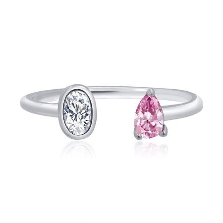 Anello Regolabile Shards of Sparkle - Anello Regolabile Shards of Sparkle in argento sterling 925, con una pietra di zirconia cubica rosa a forma di pera e una pietra di zirconia cubica chiara rotonda in un design aperto.