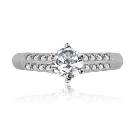 Opzichtige prinsessenring - Showy Princess Ring met een prominente rond geslepen Cubic Zirconia centerpiece en kleinere stenen op een rhodium-geplateerde messing band.