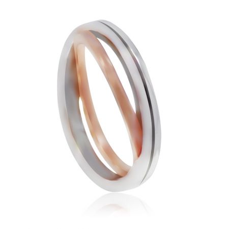 Vista laterale dell'anello in argento e oro rosa che mostra il suo distintivo design a strati.