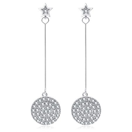 Pendientes de disco redondo con barra - Un par de pendientes de disco redondo con barra con baño de rodio, que presentan una parte superior en forma de estrella y un disco circular inferior pavimentado con circonitas cúbicas blancas brillantes.