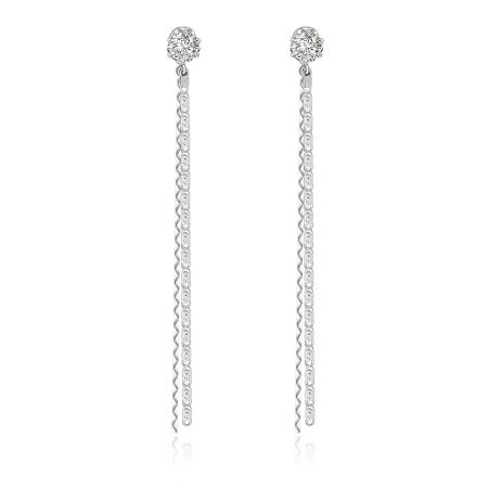 Pendientes largos de cadena de CZ - Un par de pendientes largos de cadena de CZ con un acabado de rodio, que presentan un diseño de cadena ondulante colgante y piedras de zirconia cúbica claras.