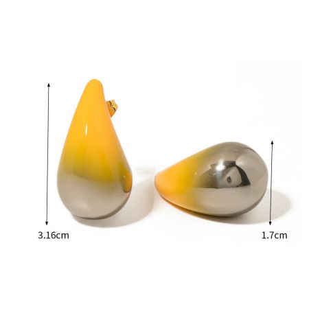 Dos pendientes en forma de lágrima que muestran degradados amarillos y plateados con medidas de altura.