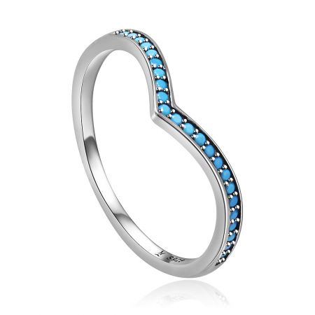 Gedetailleerd uitzicht op de Turquoise Chevron Ring met het 925 sterling zilvermerk aan de binnenkant van de band.