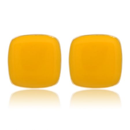 Pendientes Cuadrados Elegantes de Esmalte Sunshine - Un par de Pendientes Cuadrados Elegantes de Esmalte Sunshine, con un vibrante acabado de epoxi amarillo sobre latón chapado en oro con elegante ribete dorado.
