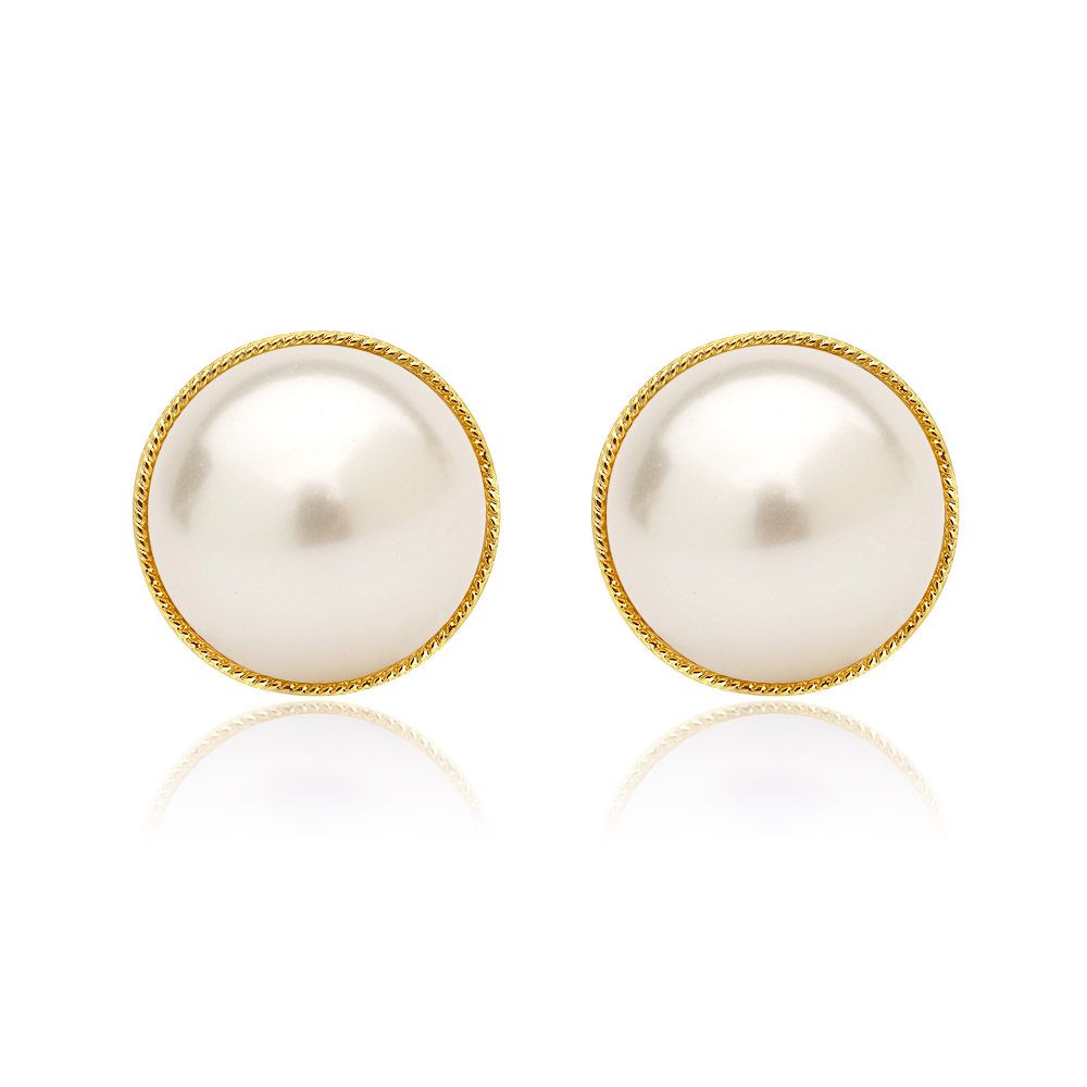 Front view of a pair of imitation half-pearl button earrings with a polished gold-plated brass setting, style BEQ07-G-P-00380.