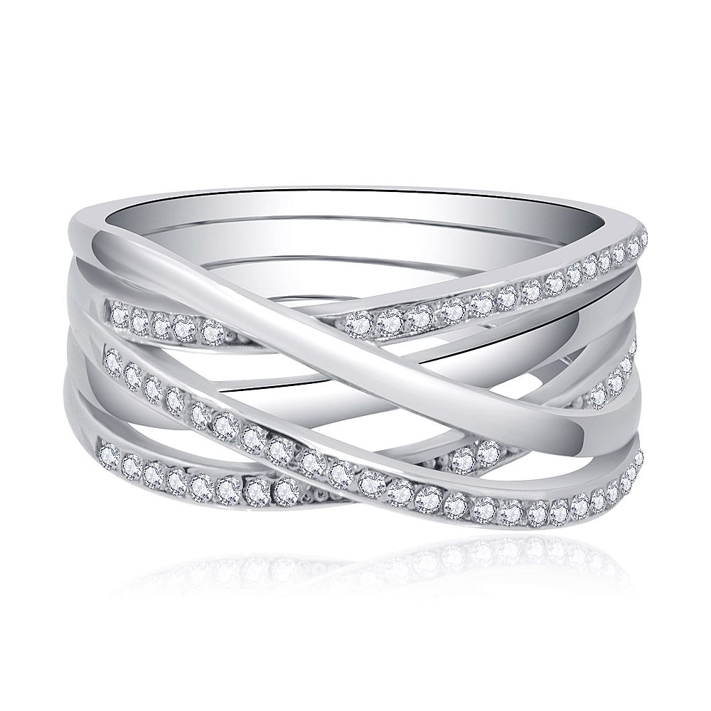 Frontalansicht des Crossover X Bliss Rings, die sein kompliziertes Kreuzdesign mit drei verflochtenen Bändern zeigt, die mit funkelnden Zirkonia-Steinen besetzt sind.