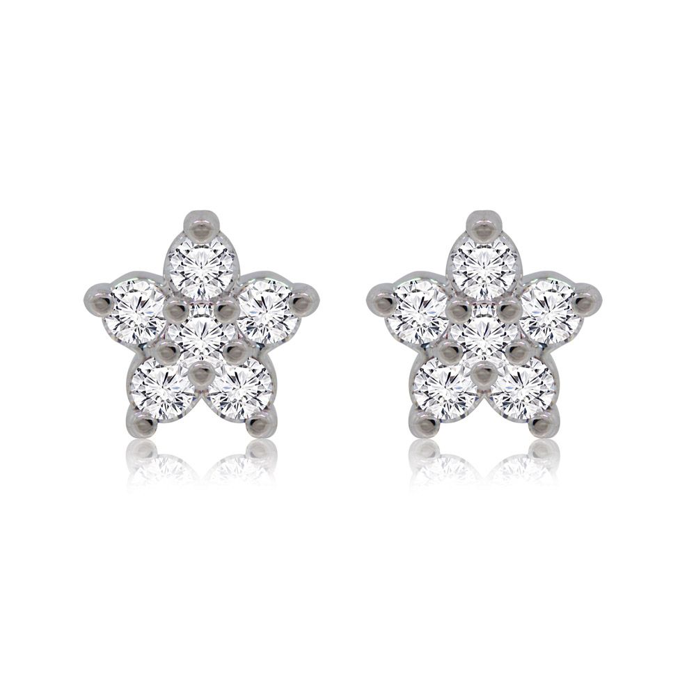 Un paio di orecchini a bottone Shinning Star a forma di stella in argento, ciascuno adornato con scintillanti pietre in zirconia cubica bianca, su uno sfondo bianco.