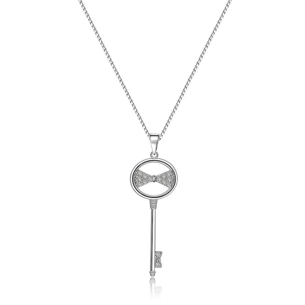 O Colar em Forma de Chave "Abra Seu Coração" com um laço, apresentando um acabamento em ródio e zircônias cúbicas brilhantes em um fundo branco.
