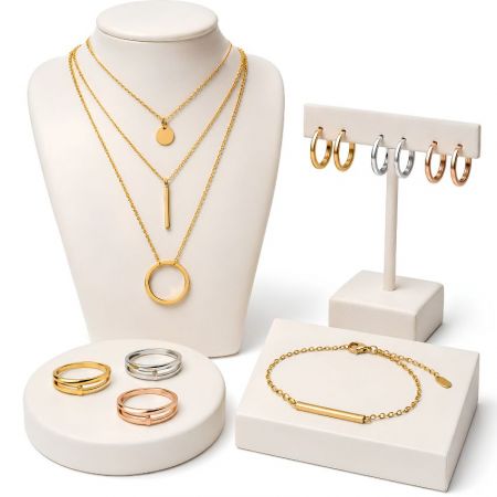 B2B minimalist custom brass jewelry. Wholesale geometric layered necklaces, bar bracelets, and sleek rings by OEM supplier.