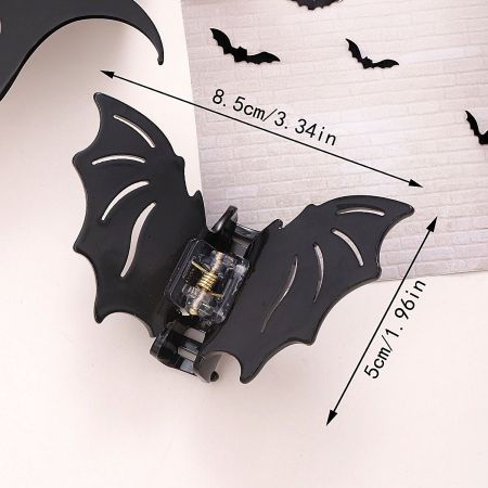Bat Hair Clip: Vivid Hollow Out Non-Slip Claw Clip - Perfect Horror Accessory for Halloween! (5 pcs) - A black bat-shaped hair claw clip with a detailed hollow-out design, ideal as a non-slip horror accessory for Halloween.
