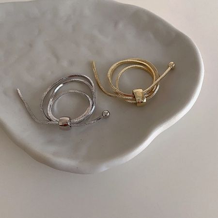 Brass Jewelry Wholesale Adjustable Chain Ring Minimalist Jewelry Adjustable Rings Women Set of 5 - A set of adjustable brass chain rings for women, showcasing both polished gold and silver finishes in a minimalist multi-layer design.