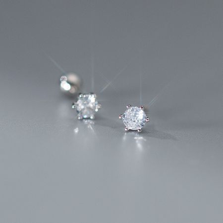 Detailed shot of the brilliant-cut cubic zirconia stone in the classic stud earring.