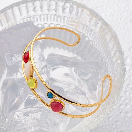 Side view of the multi-color opal stone cuff bracelet set.