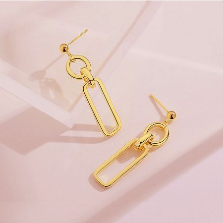 Another angle of the gold chain link earrings.