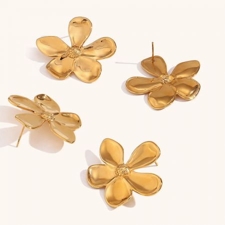 Full set of the women's big stainless steel 18K gold daisy flower petal earrings.