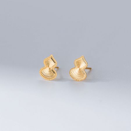 A pair of lucky gourd-shaped 925 sterling silver stud earrings with a polished gold finish and laser-cut design.
