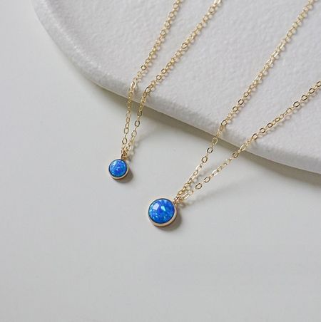 925 Sterling Silver Blue Lapis Necklace - Close-up of a 925 Sterling Silver Blue Lapis Necklace with gold plating, showcasing the vibrant blue stone and delicate chain on a white background.
