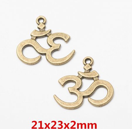 Detailed view of a gold OM symbol charm with dimensions 21x23x2mm.