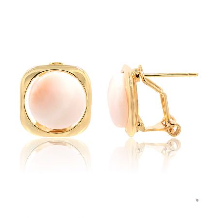 Close-up view of the gold-plated square shell earring showcasing the pale pink seashell.