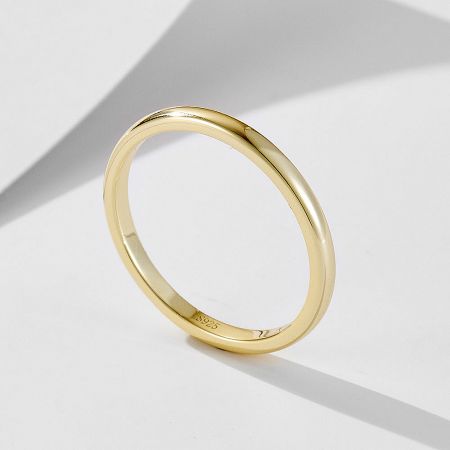 Detail shot of the ring band showing the S925 sterling silver quality stamp.