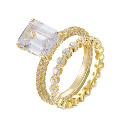 925 Sterling Silver Crescent Moon Pendant Necklace - A stunning 925 sterling silver crescent moon pendant necklace with shimmering white cubic zirconia stones, available in silver or gold plating.