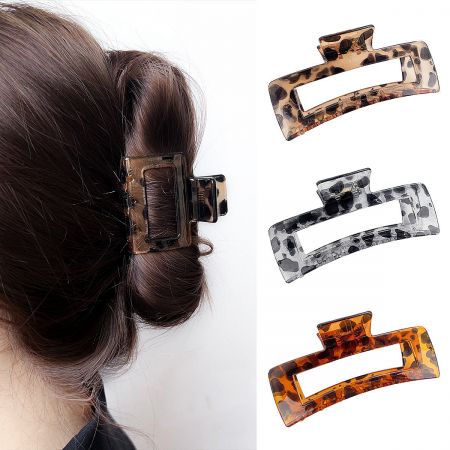 Large Hair Claw Clips Tortoise and Leopard Stylish (5 pcs) - A collection of large hair claw clips in stylish tortoiseshell and leopard patterns, made from durable acetate.